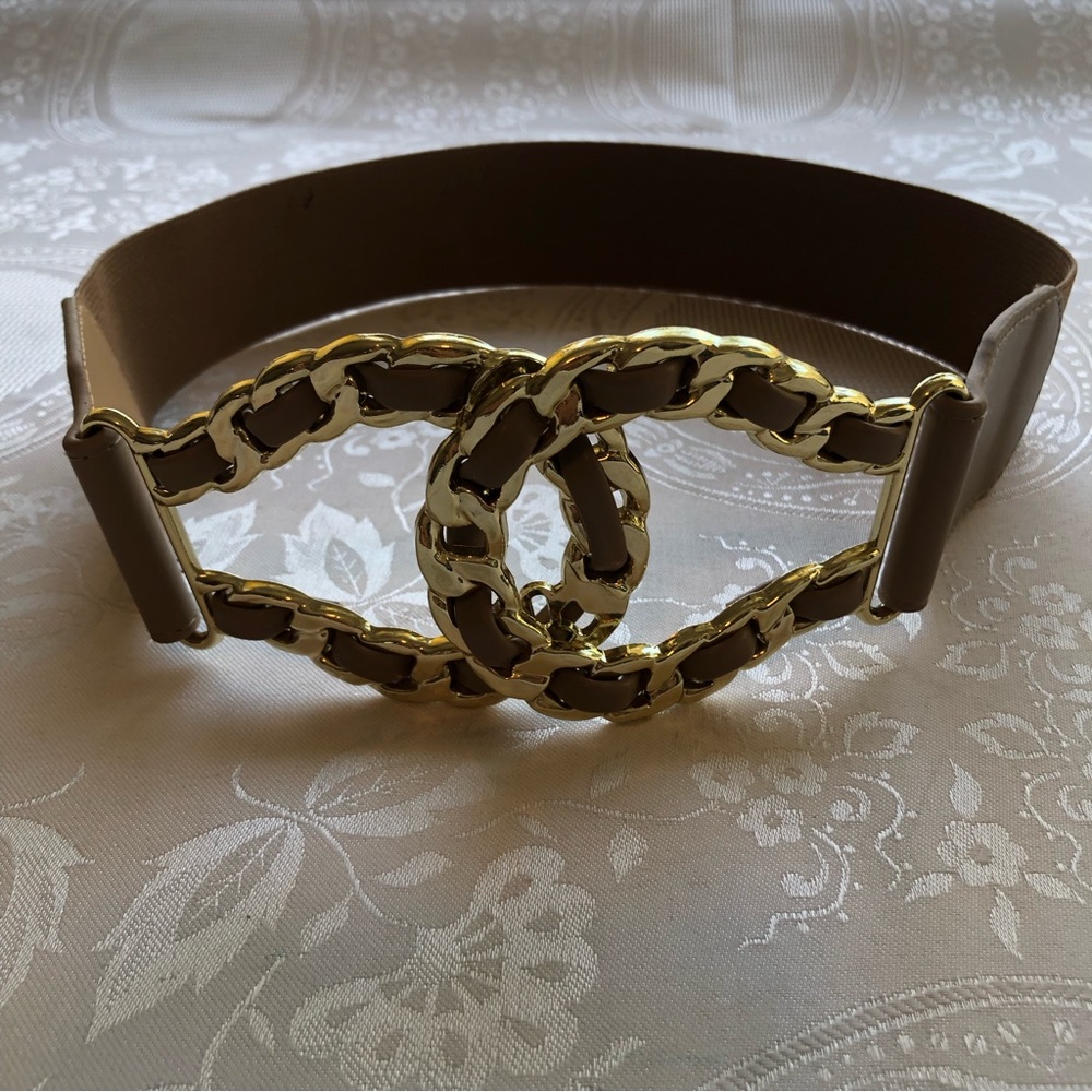 Wide Belt Women’s Size S/M Tan Elastic Stretchy Rubber Large Brass Belt Buckle
